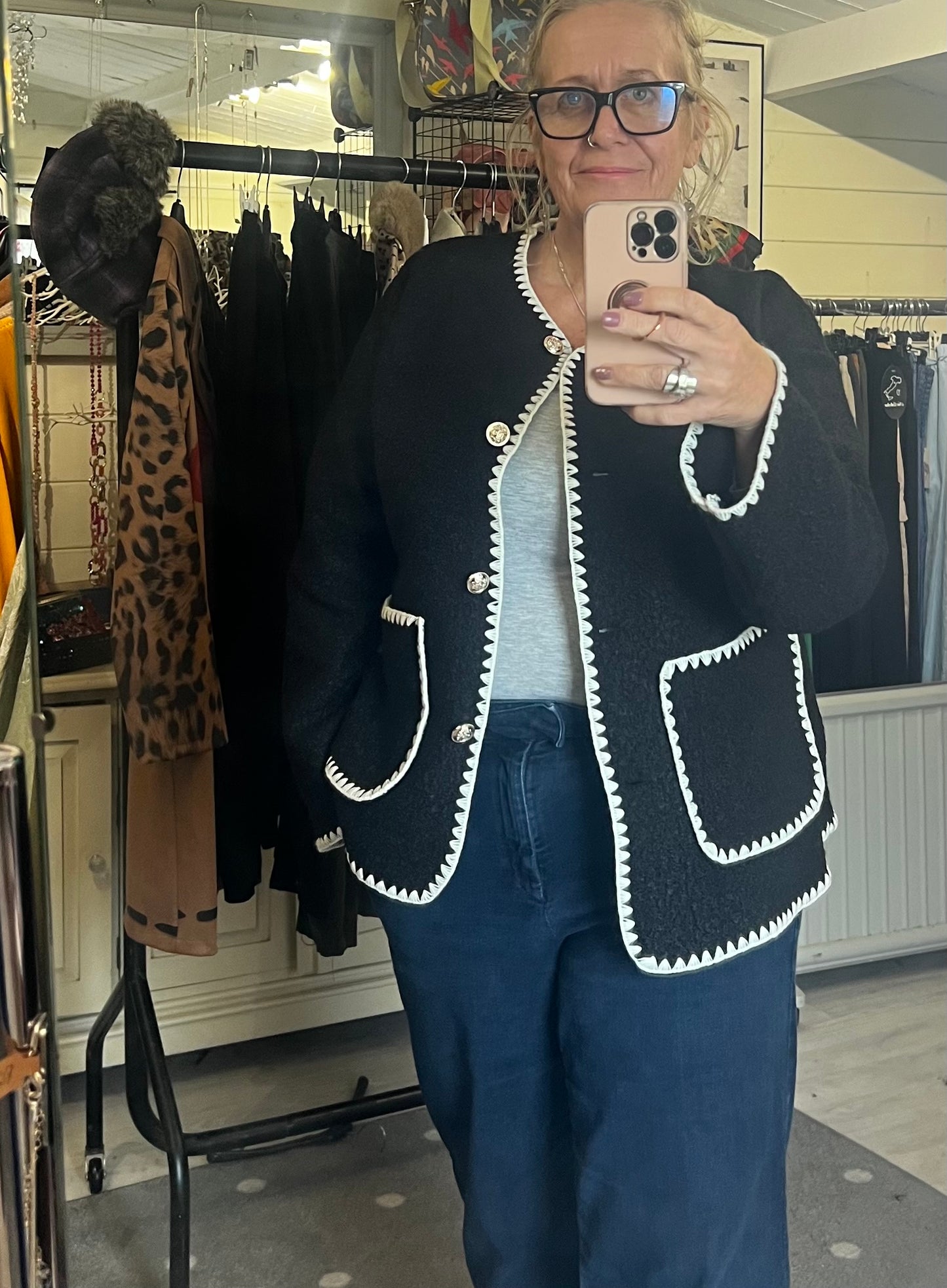 Short Contrast jacket