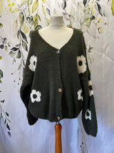 Load image into Gallery viewer, Hand knit Cardi
