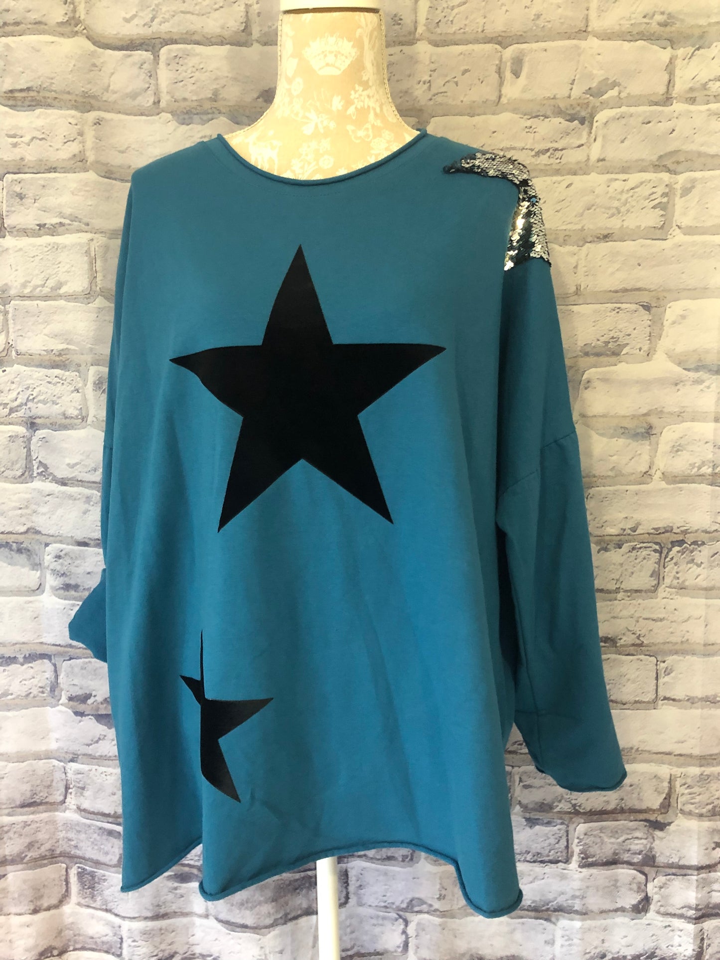 Oversized Sweat with Sequin Star Shoulder