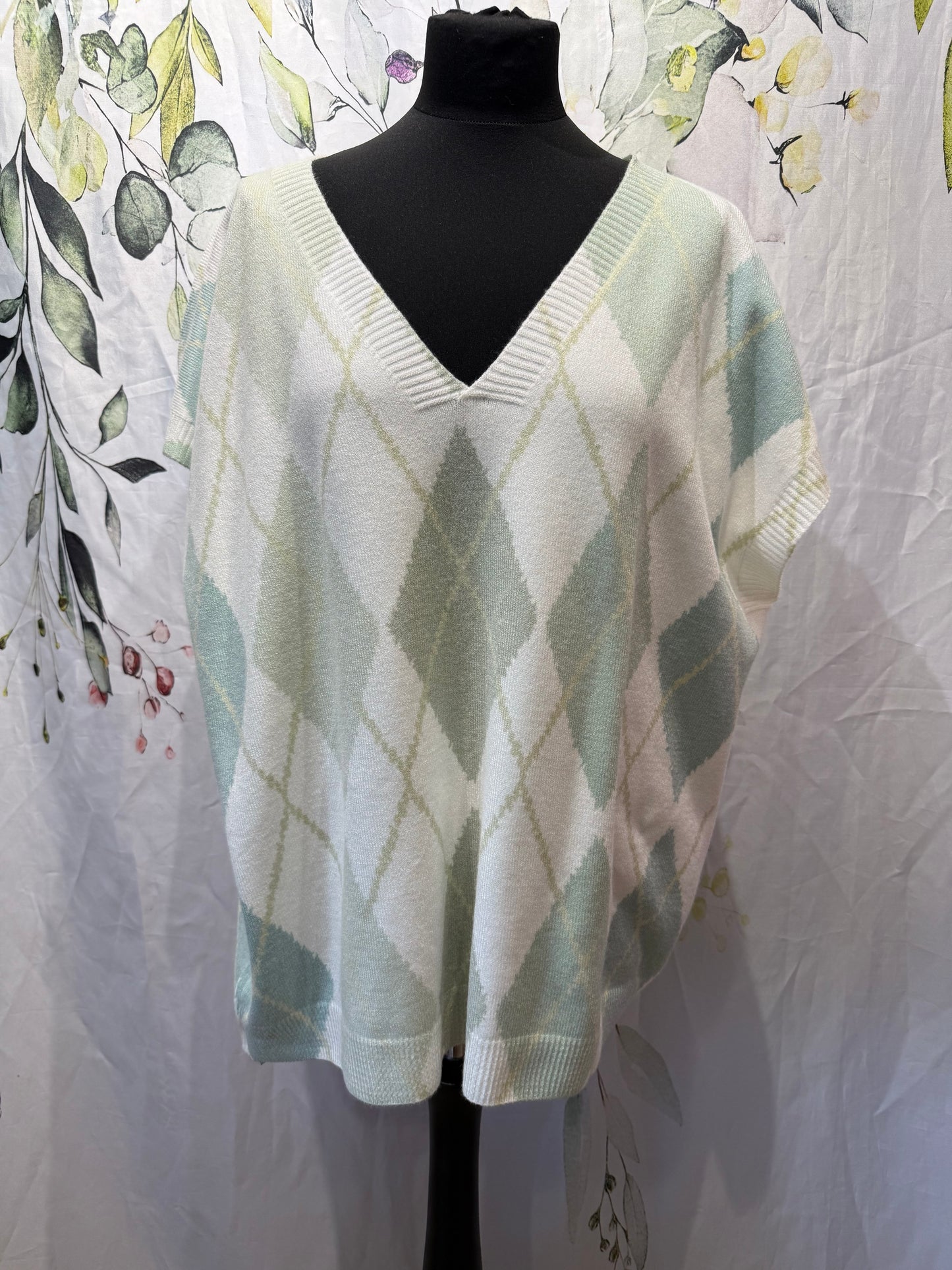 Argyle Style Sleeveless Knit