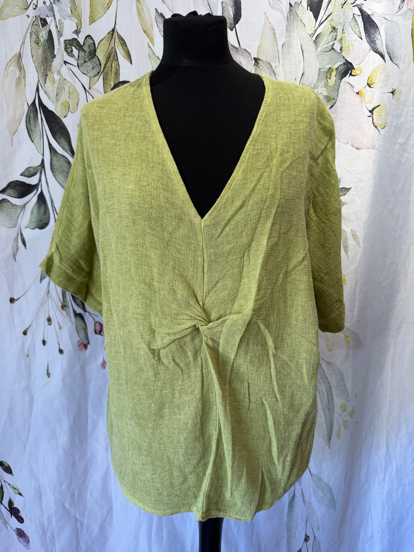 Twist Front Top