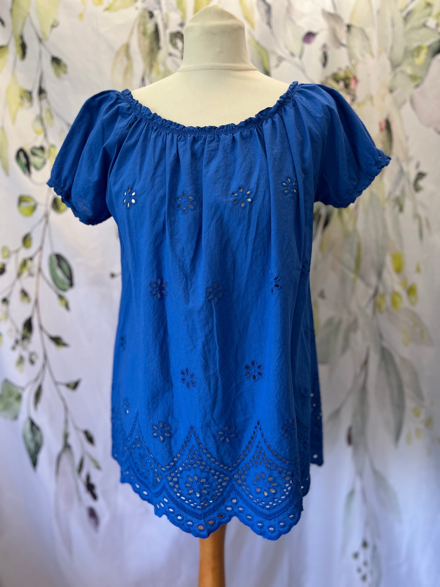 Broderie Anglais Top