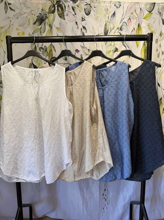 Broderie Anglais Top