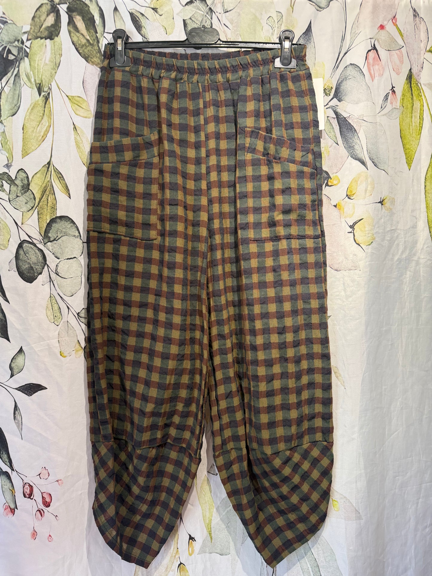 Checked Barrel Leg Trousers