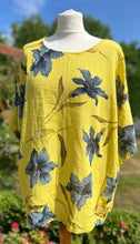Load image into Gallery viewer, Floral Cotton Top

