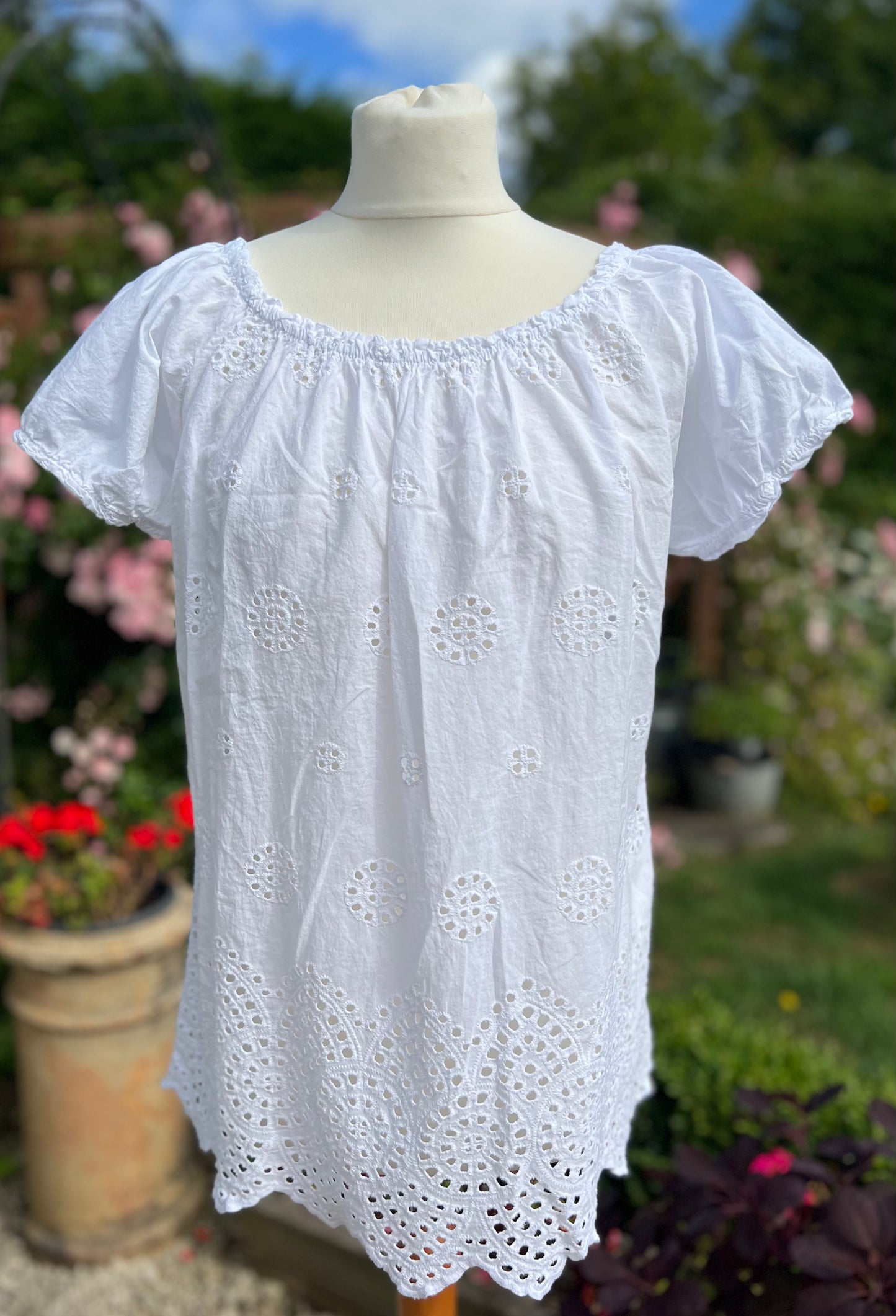 Broderie Anglais Top