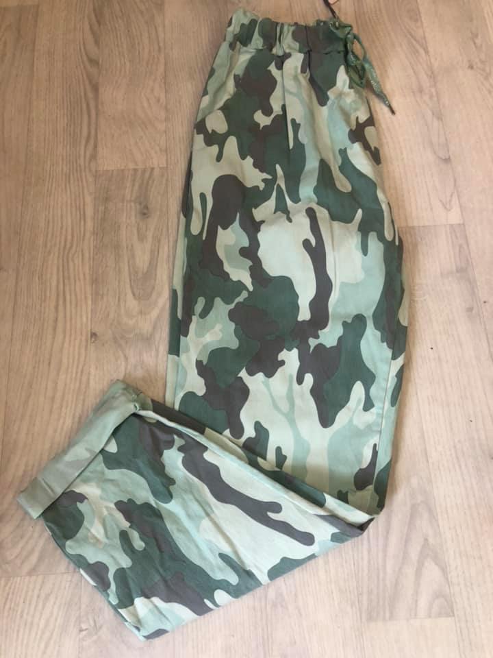 Magic Trousers Camo (Curvy Size)