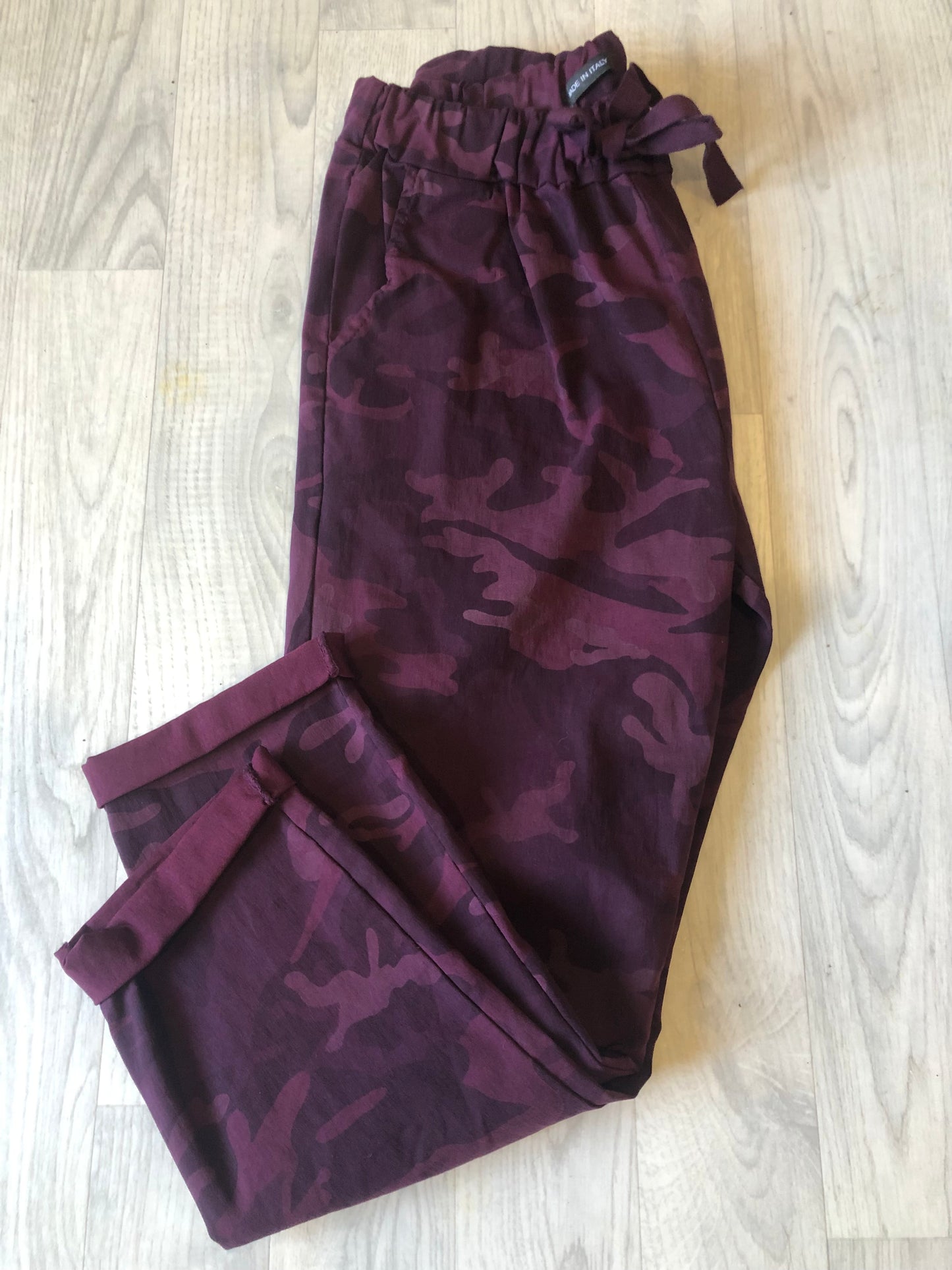 Magic Trousers Camo (Curvy Size)