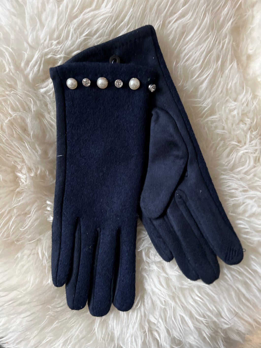 Gloves With Pearl Trim