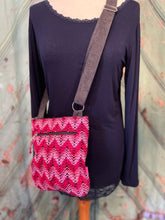 Load image into Gallery viewer, Zigzag Crossbody Bag
