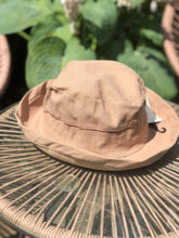 Load image into Gallery viewer, Linen Hat
